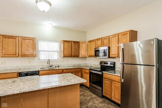 11705 Rossmore Dr in Indianapolis, IN - Building Photo - Building Photo