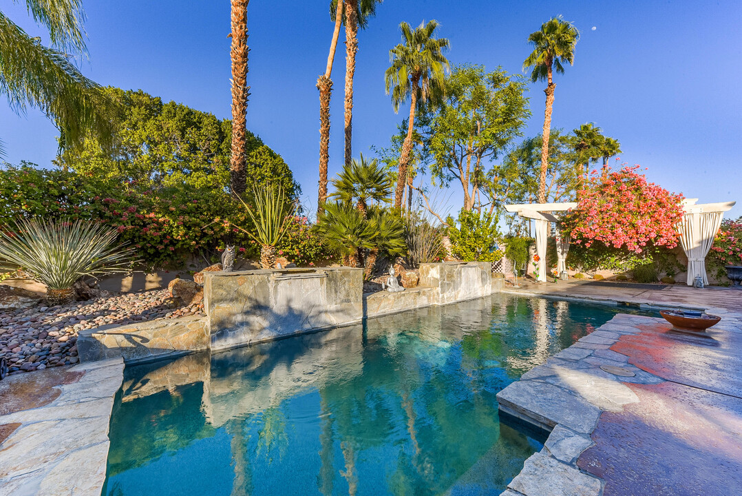 22 Belmonte Dr in Palm Desert, CA - Foto de edificio