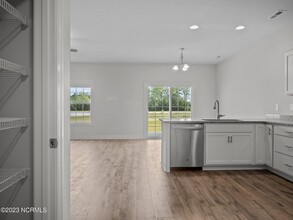209 Verrazzano Ln in Jacksonville, NC - Building Photo - Building Photo