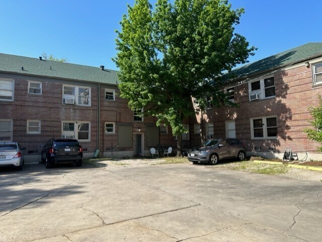 1920 Richmond Ave. in Houston, TX - Building Photo