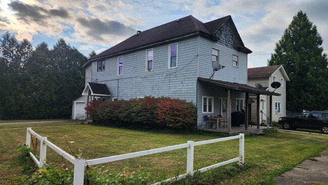 124 Lincoln Ave in Salamanca, NY - Building Photo - Building Photo