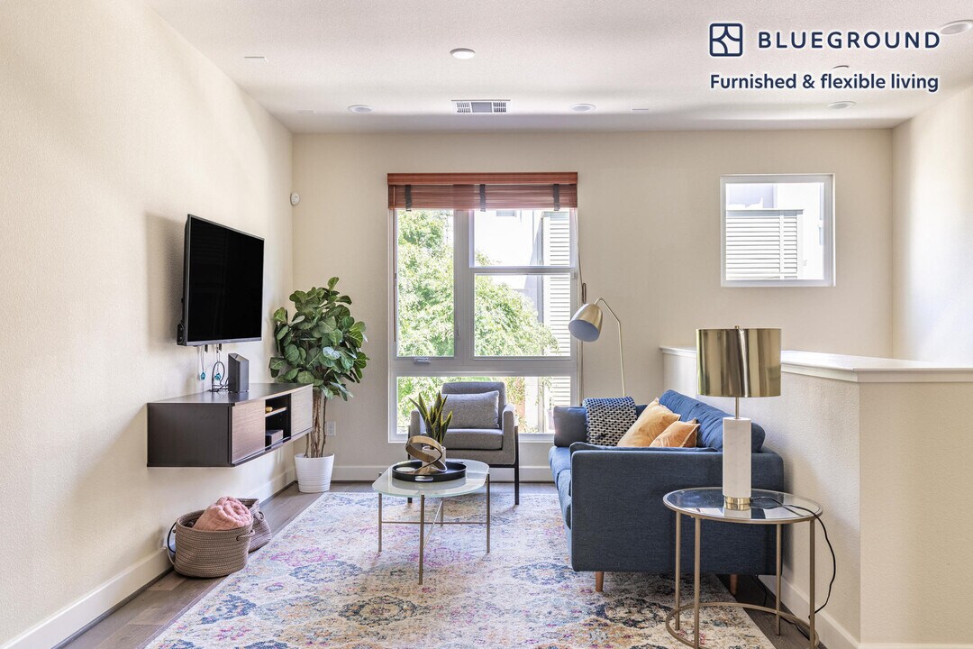 3061 Neves Rd in San Mateo, CA - Building Photo