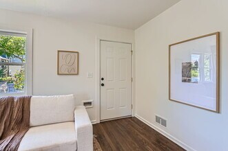 821 NE Holman St in Portland, OR - Building Photo - Building Photo