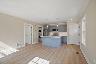 5 Edgemont Rd-Unit -1 in Katonah, NY - Building Photo - Building Photo