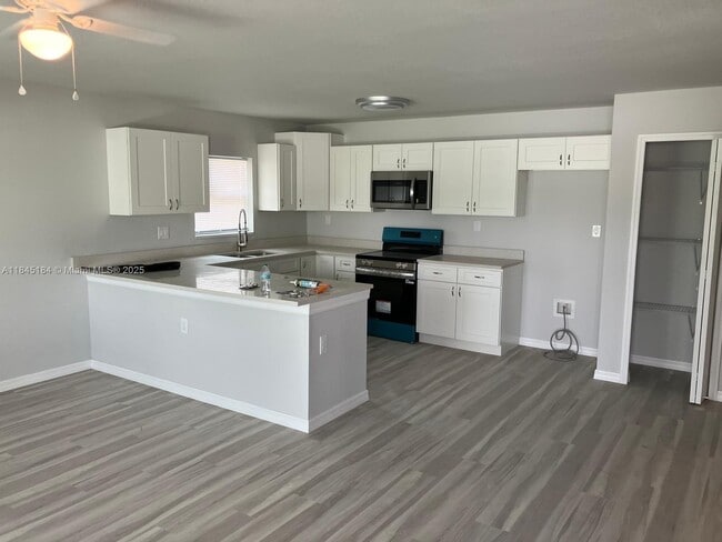 363 Poinsettia Ave in Sebring, FL - Building Photo - Building Photo