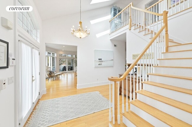 17 Oceanview Dr in Southampton, NY - Foto de edificio - Building Photo