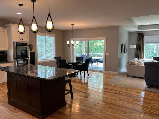 1716 Stone Crest Dr NE in Rochester, MN - Building Photo - Building Photo