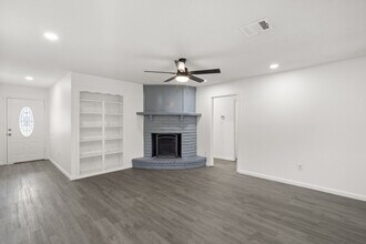 16822 David Glen Dr in Friendswood, TX - Building Photo - Building Photo