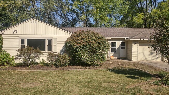 3266 Ravenwood Ave in Ann Arbor, MI - Building Photo - Building Photo