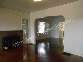 4621 NE 33rd Ave in Portland, OR - Building Photo - Building Photo