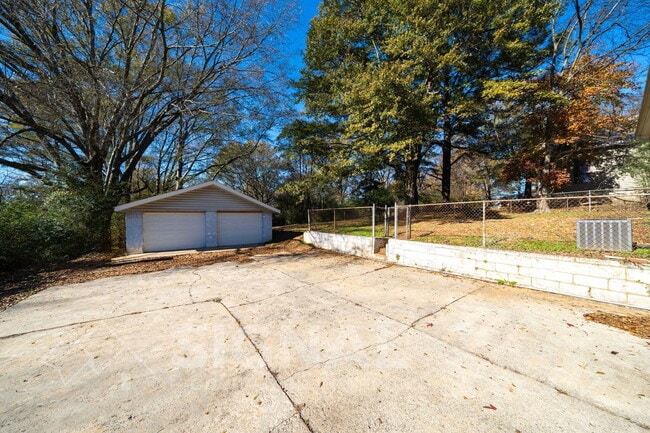 912 2nd Ave in Pleasant Grove, AL - Building Photo - Building Photo