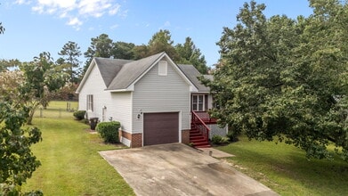 39 Orrin Ct in Spring Lake, NC - Building Photo - Building Photo
