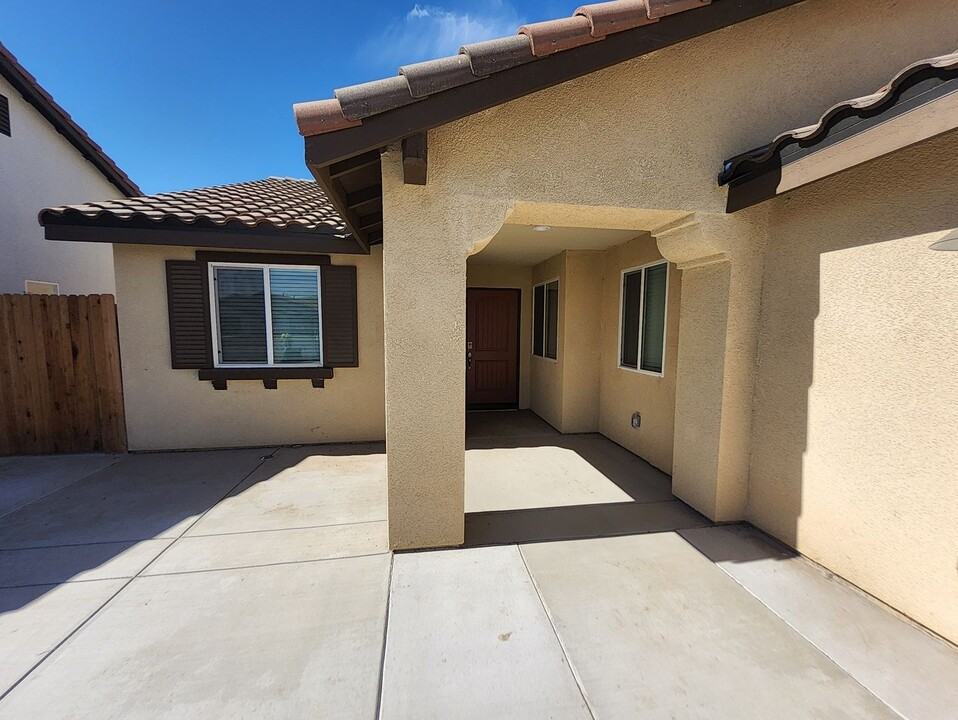 7308 Erskineville Drive-Unit -7308 Erskineville Unit A in Bakersfield, CA - Building Photo