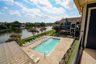 18511 Egret Bay Blvd, Unit 206 in Houston, TX - Building Photo - Building Photo