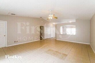7831 Country Chase Ave in Lakeland, FL - Building Photo - Building Photo