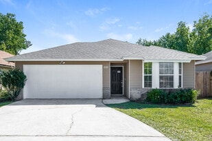 2011 Cardiff Ln in Middleburg, FL - Building Photo