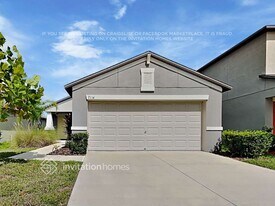 7114 Paradise Island Ct in Sun City Center, FL - Building Photo