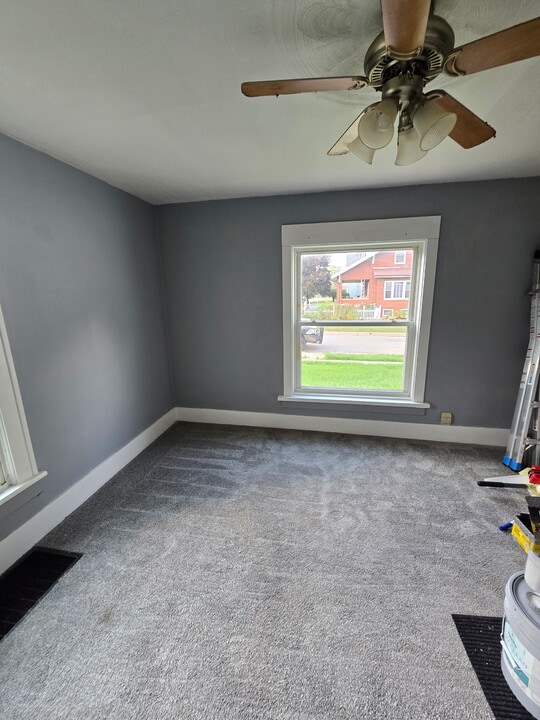 14 Grove Ave in Shelby, OH - Building Photo