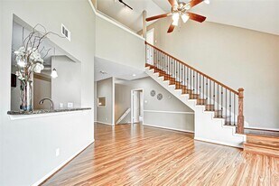 4144 Greystone Way in Sugar Land, TX - Building Photo