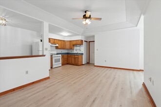 2855 E Thompson St in Philadelphia, PA - Building Photo - Interior Photo