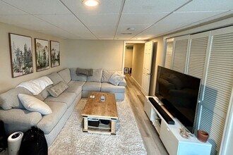 132 Karatzas Avenue in Manchester, NH - Building Photo - Building Photo