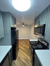 5333 Russell Ave in Los Angeles, CA - Building Photo - Building Photo