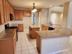 3726 Harvey Penick Dr in Round Rock, TX - Foto de edificio - Building Photo