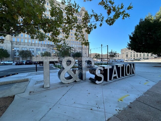 221 W Lancaster Ave in Fort Worth, TX - Foto de edificio - Building Photo