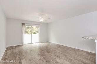 546 Eiseman Wy in Jacksonville, FL - Building Photo - Building Photo