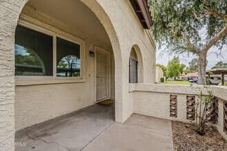 5136 E Evergreen St in Mesa, AZ - Foto de edificio - Building Photo
