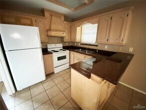 12 W La Guardia Ln in Edinburg, TX - Building Photo - Building Photo