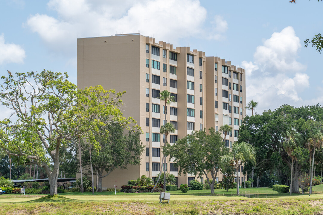 Cove Cay Village in Clearwater, FL - Building Photo