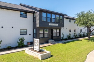 The Ranch at Belt Line in Carrollton, TX - Building Photo