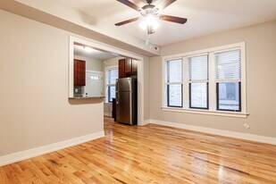 3519 N Racine Ave, Unit W1 in Chicago, IL - Building Photo