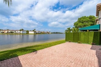 6644 NW 107th Pl in Doral, FL - Building Photo - Building Photo