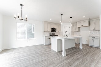 3877 E 950 N in Lehi, UT - Building Photo - Building Photo