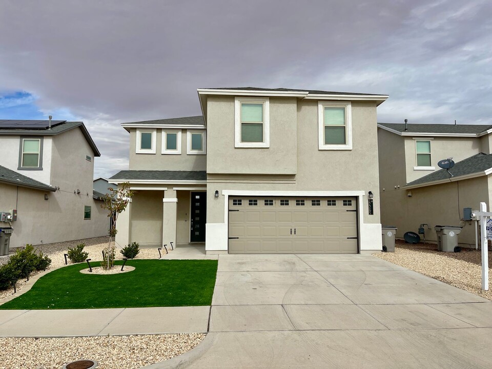 12265 Desert Pine Ave in El Paso, TX - Building Photo