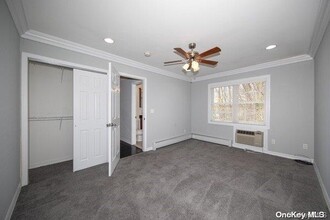 23 Pickwick Ln-Unit -23 in North Babylon, NY - Building Photo - Building Photo
