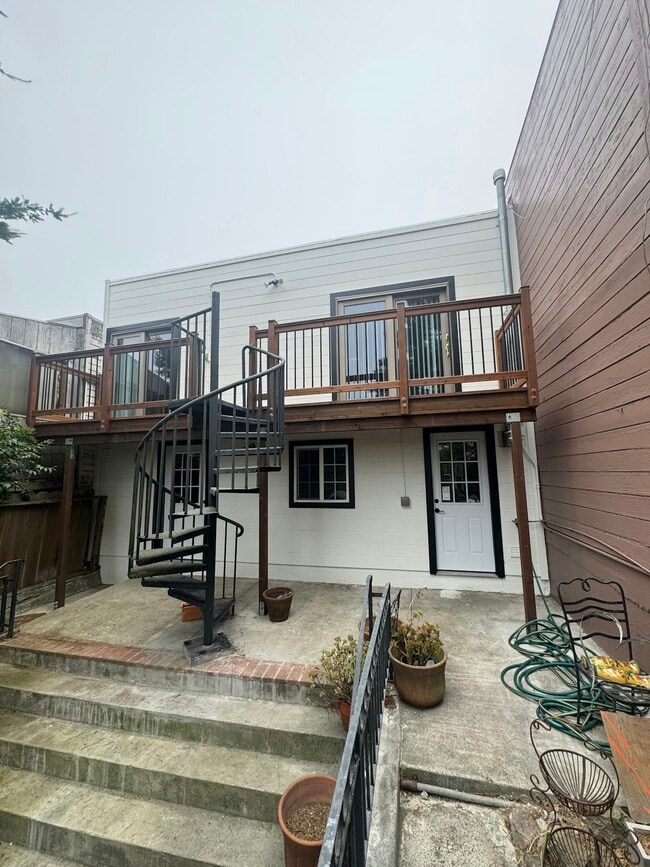 27 Montana St in San Francisco, CA - Building Photo - Building Photo