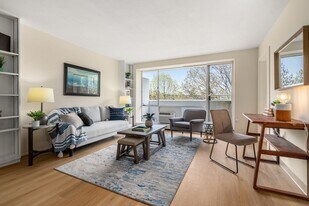 29 Concord Ave, Unit 606 in Cambridge, MA - Building Photo