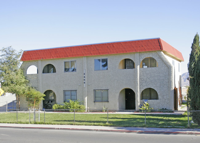 Sunland Manor in North Las Vegas, NV - Building Photo - Building Photo