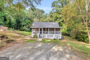 4481 McLain Cir in Acworth, GA - Building Photo