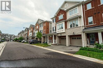 12 Rapids Ln in Hamilton, ON - Building Photo - Building Photo
