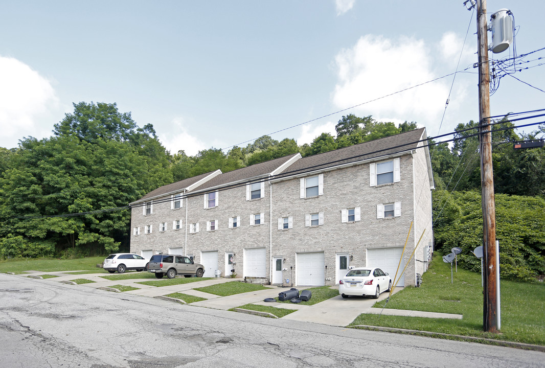 288-298 2nd St in Pitcairn, PA - Building Photo