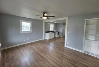 2124 Cincinnati Ave in Springfield, IL - Building Photo - Building Photo