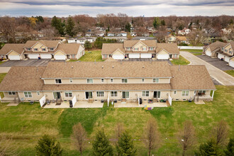 Hunters Gate Townhomes in Rochester, NY - Building Photo - Building Photo