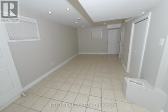 3765-3765 Keenan Crescent in Mississauga, ON - Building Photo - Building Photo