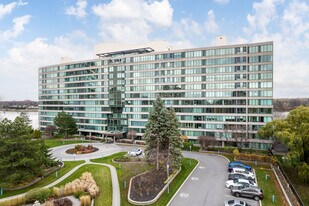 L'Héritage de l'Ile Paton in Laval, QC - Building Photo