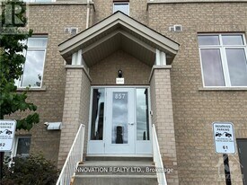 857 Blackcomb Private in Ottawa, ON - Building Photo