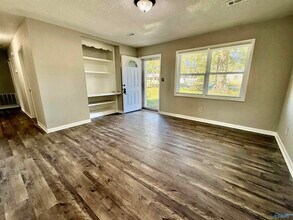 2432 Yorkshire Dr SW in Huntsville, AL - Building Photo - Building Photo